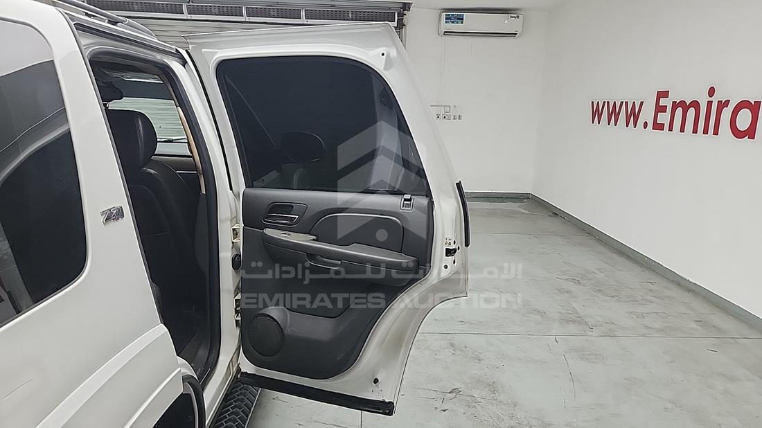 2008 Chevrolet Tahoe — Rear Right Door — Photo 25