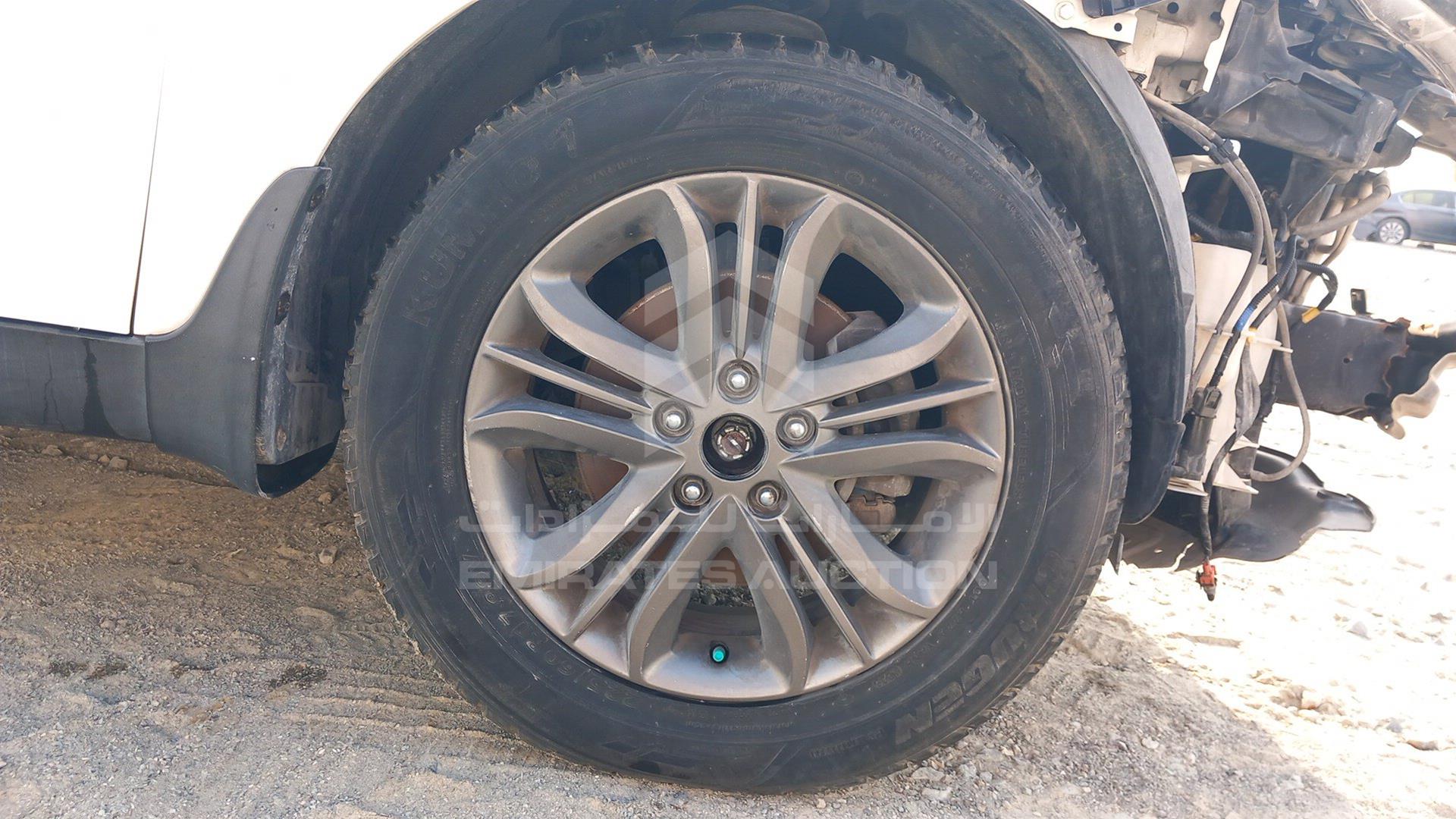 2014 HYUNDAI TUCSON VIN: KMHJT81E9EU828290