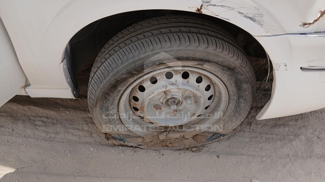 نيسان صني 2006 — الإطار الأمامي الأيمن — صورة 27