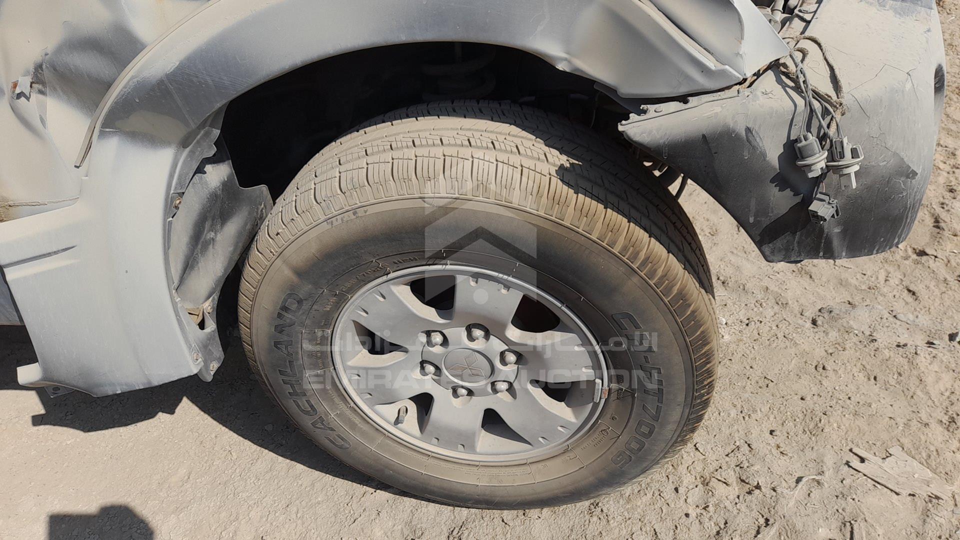 2005 MITSUBISHI PAJERO VIN: JMYMRV63W5J711085