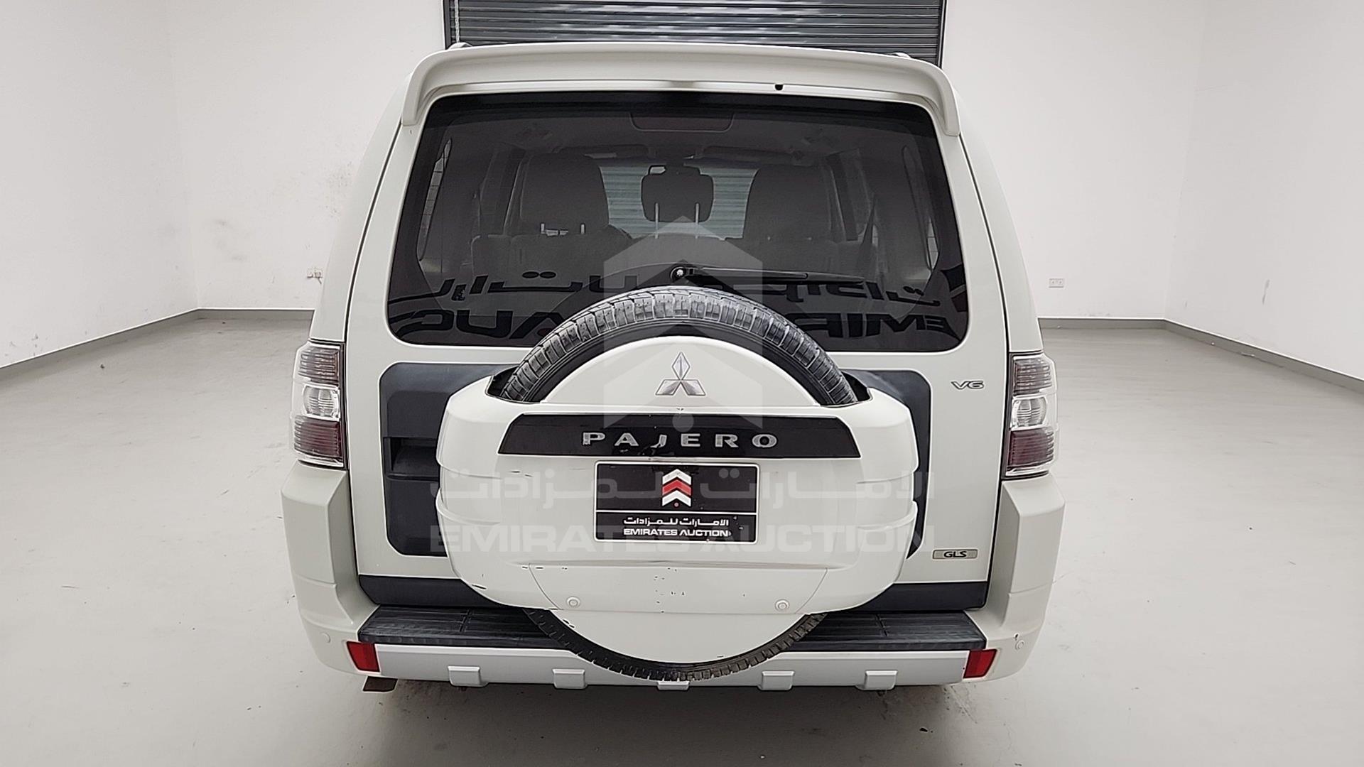 2010 MITSUBISHI PAJERO VIN: JMYLRV95WAJ702893