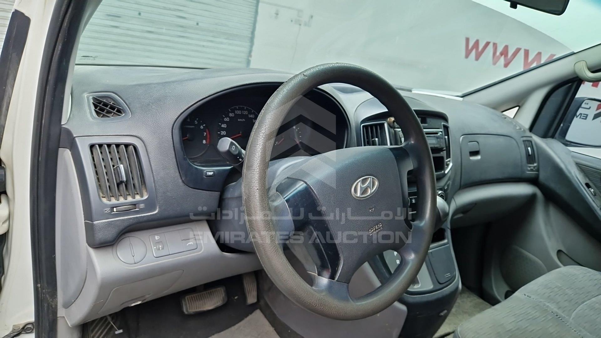 2016 HYUNDAI H1 VIN: KMJWA37RXGU775139