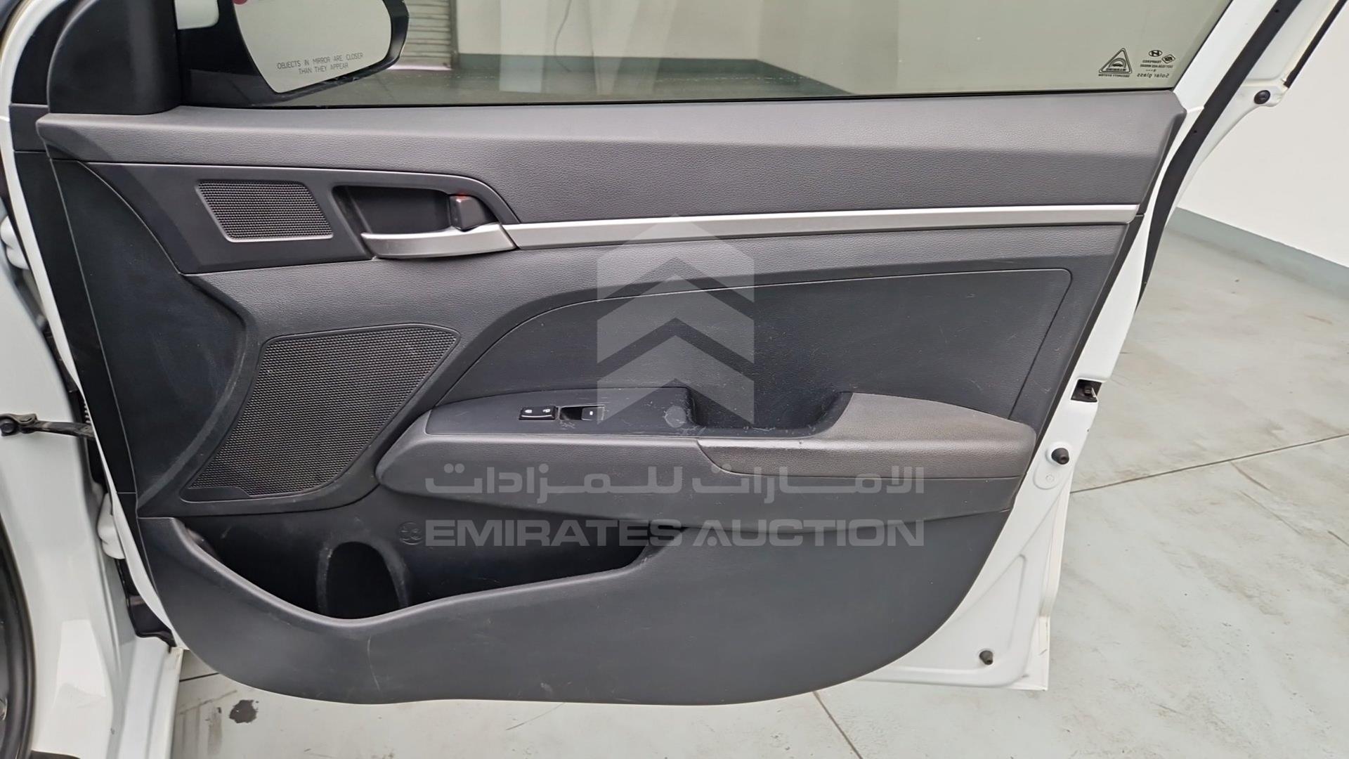 2019 HYUNDAI ELANTRA VIN: 5NPD74LFXKH421749