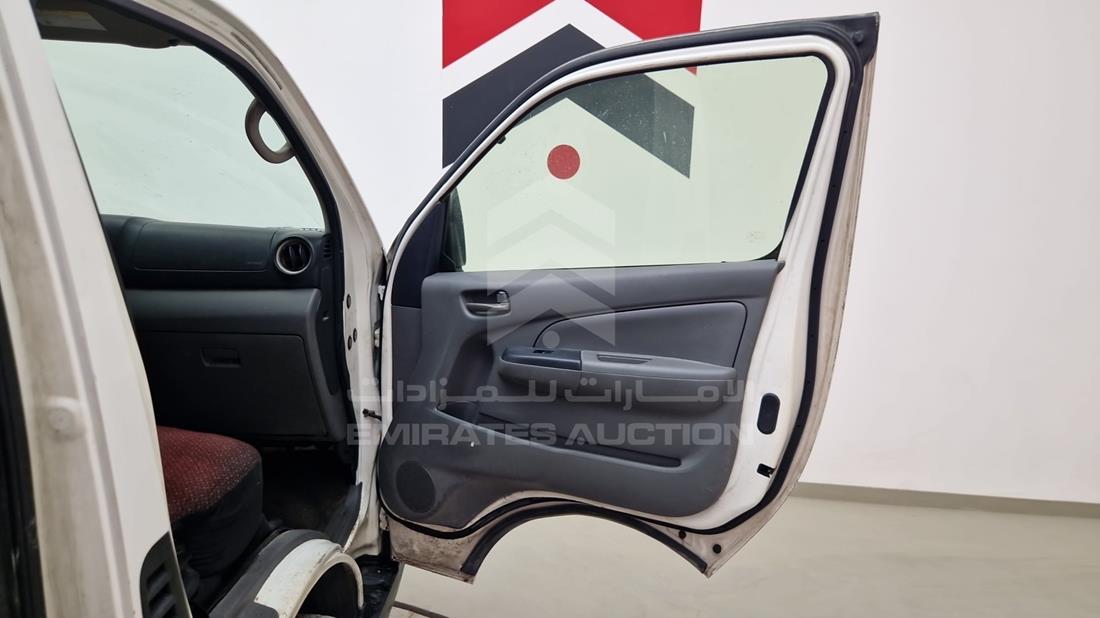 2016 Nissan Urvan — Front Right Door — Photo 19