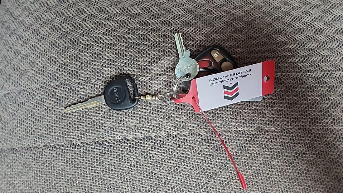 2006 GMC 2500 — Keys — Photo 4