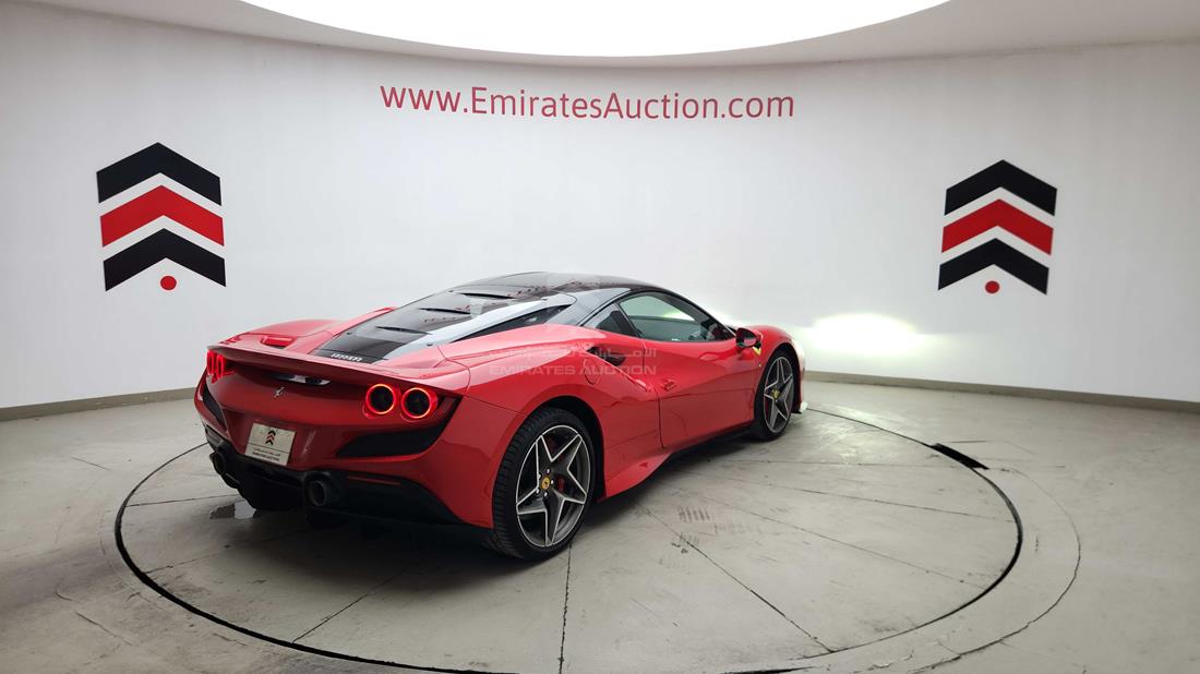 فيراري F8 Spider 2023 — الزاوية الخلفية اليمنى — صورة 9