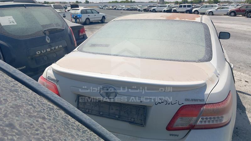 6T1BE42K8BX744228 Auction: EmiratesAuction Lot: 408520 6T1BE42K8BX744228 Toyota Camry 2011 WHITE Photo 9