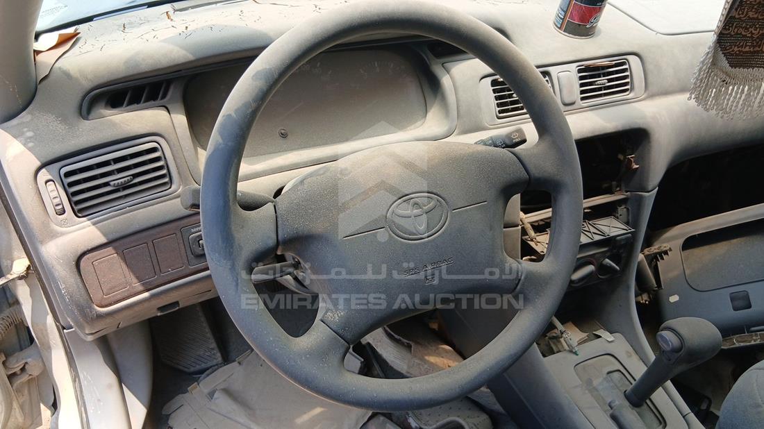 2002 Toyota Camry — Speedometer & RPM Gauges — Photo 12