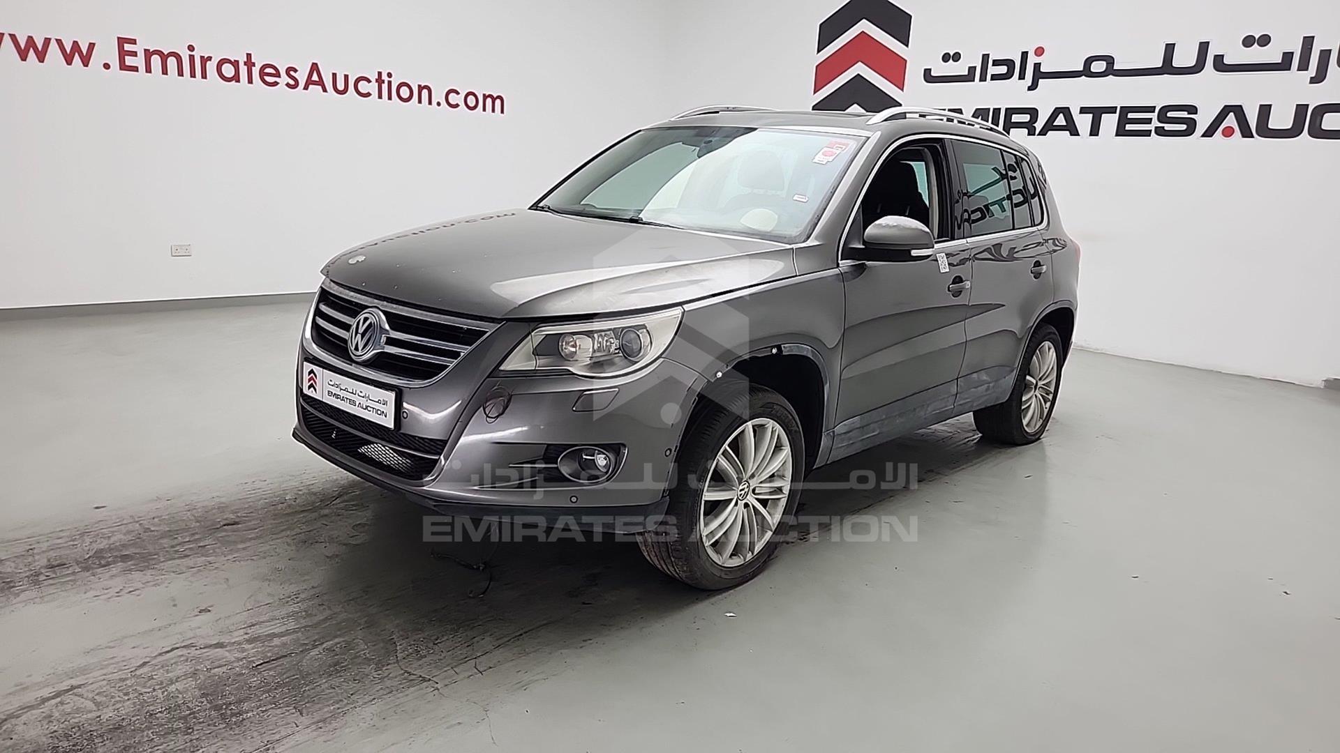 2011 VOLKSWAGEN TIGUAN VIN: WVGCE15N3BW020036