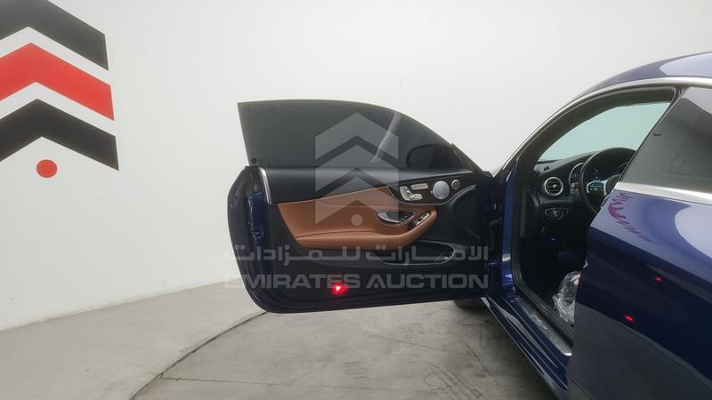 WDDWJ4JB4HF383700 Auction: EmiratesAuction Lot: 406062 WDDWJ4JB4HF383700 Mercedes C 300 2017 BLUE Photo 17