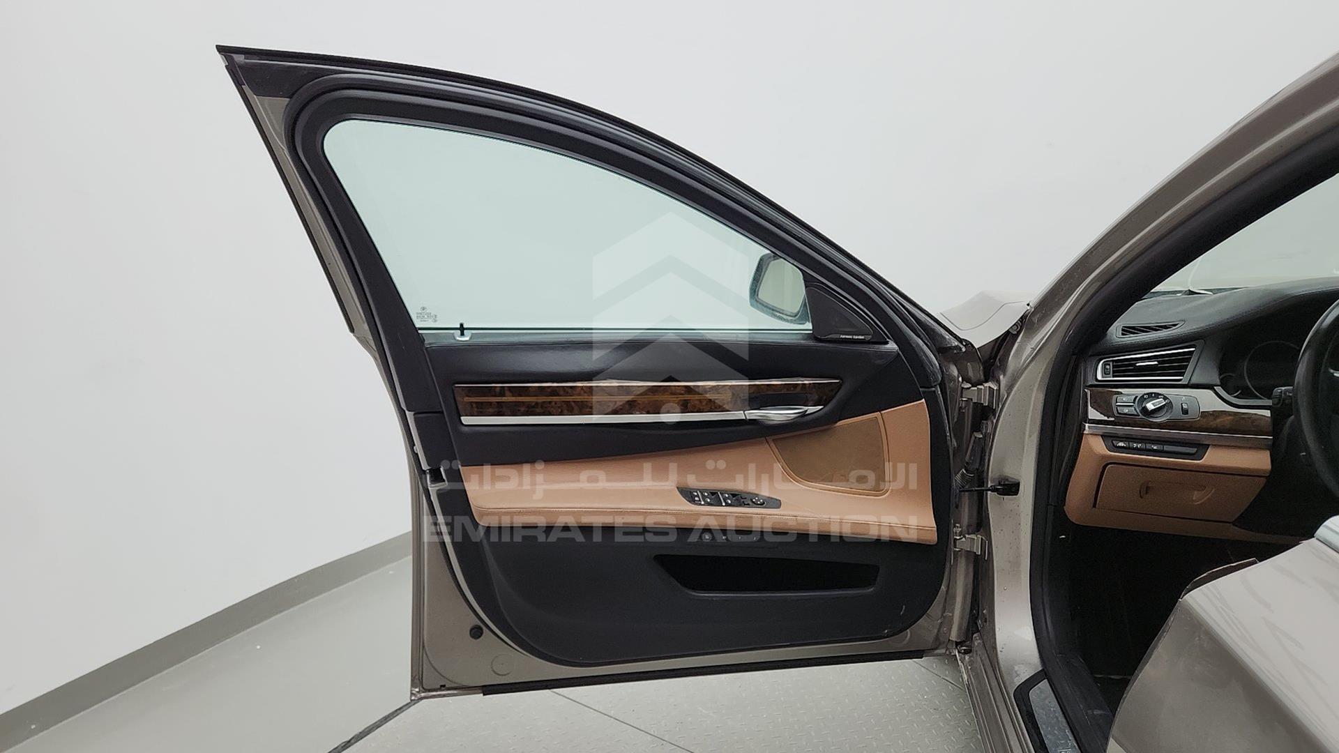 2015 BMW 730 VIN: WBAYE2101FD840169