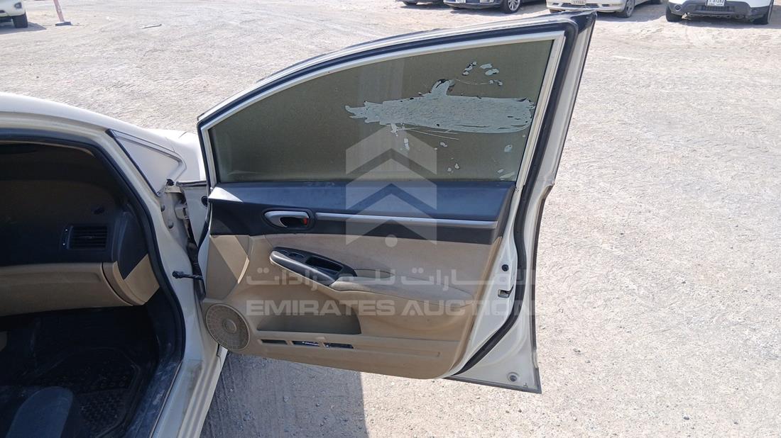 هوندا سيفيك 2008 — الباب الأمامي الأيمن — صورة 25
