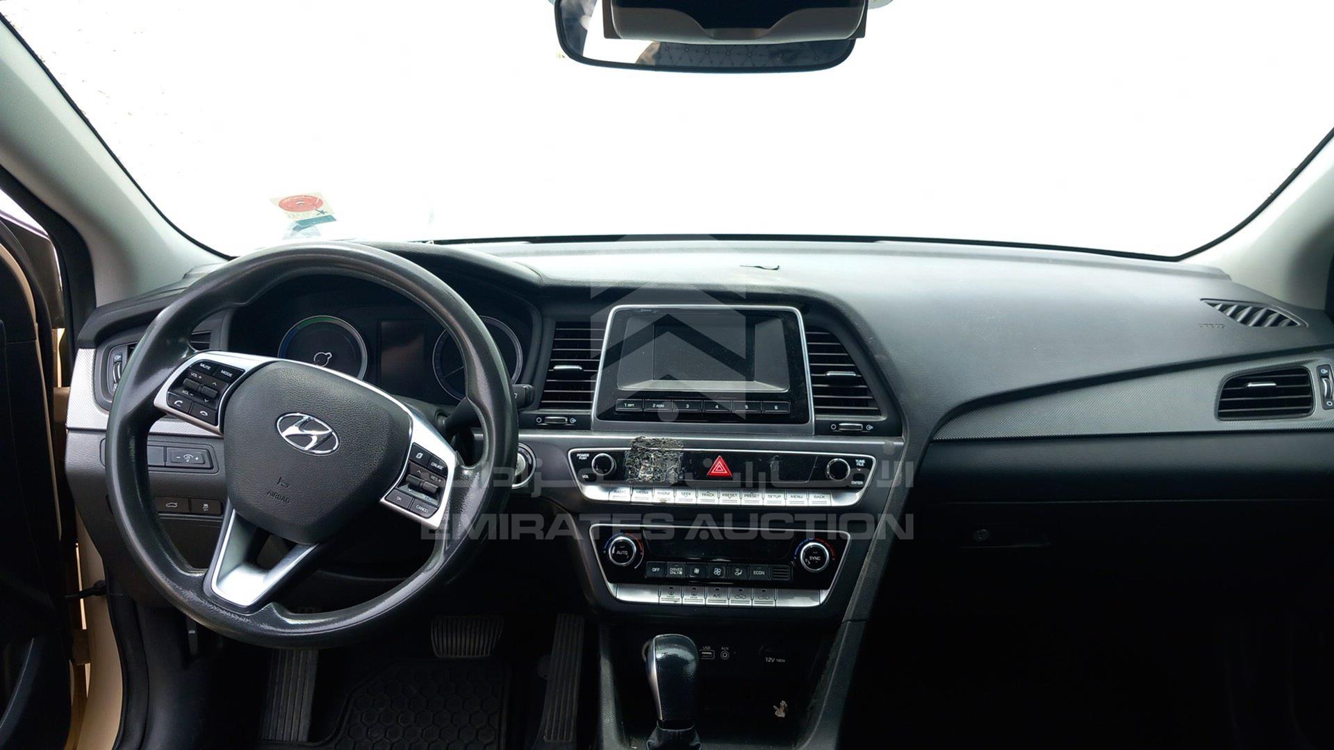 2019 HYUNDAI SONATA VIN: KMHE24138KA092970