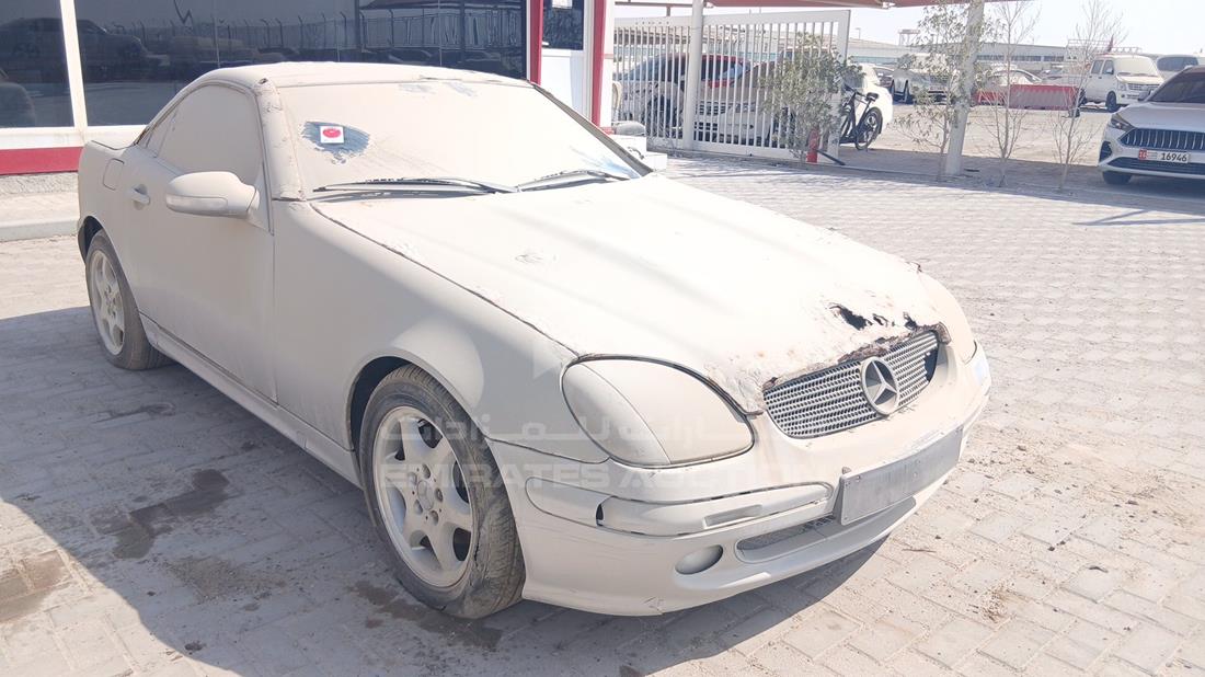 مرسيدس اس ال كى 230 2002 — الزاوية الأمامية اليمنى — صورة 8