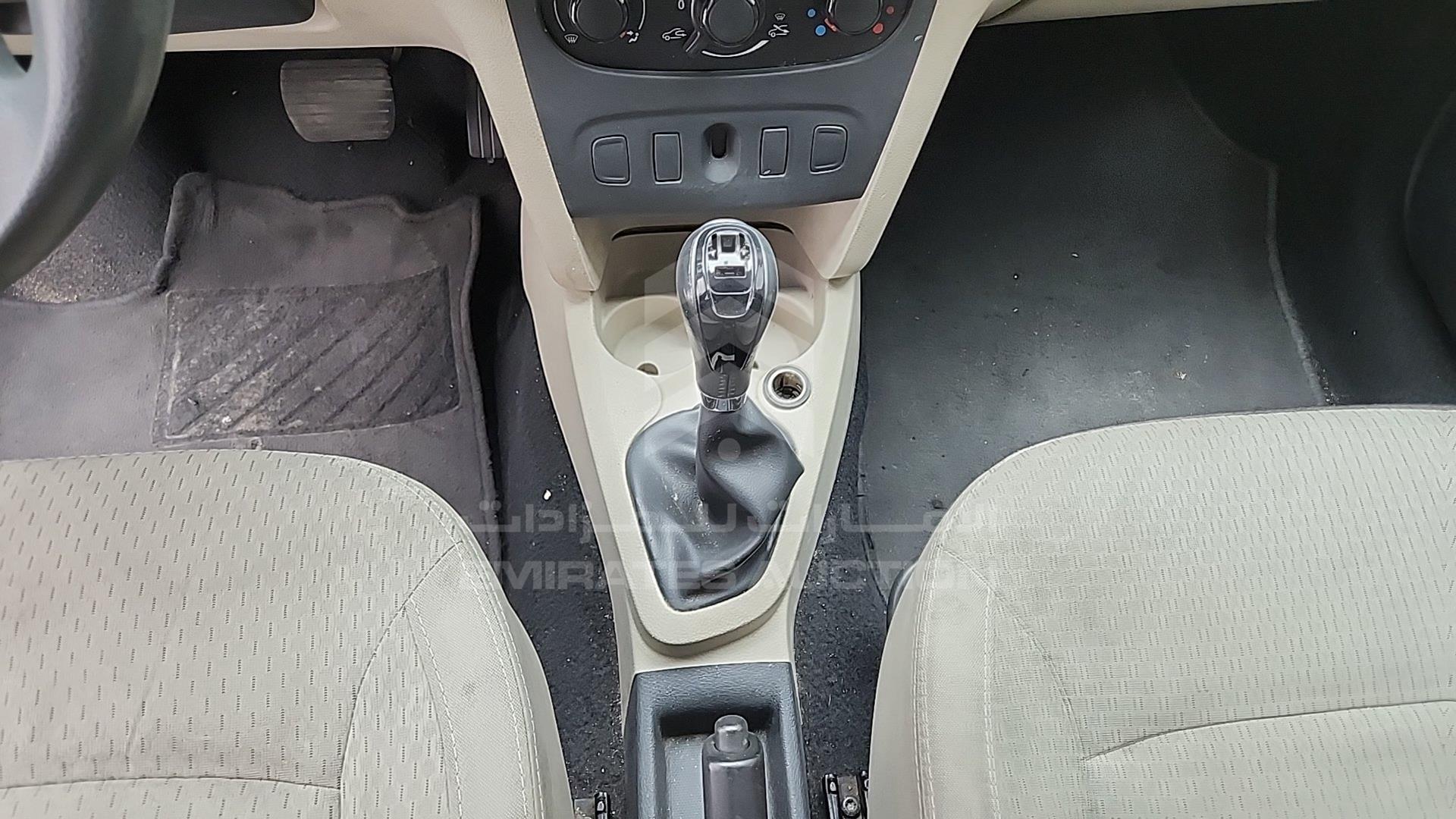 2017 RENAULT SYMBOL VIN: VF14SRAB7HT507020