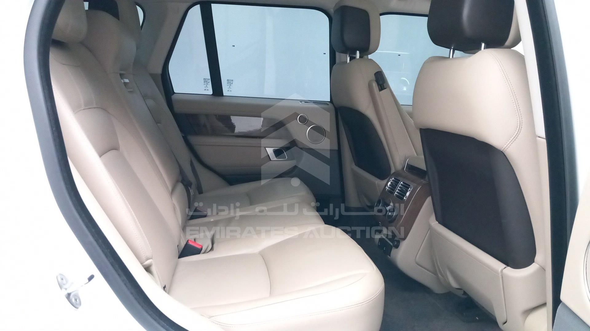 2018 RANGE ROVER HSE VIN: SALGA2BVXJA395227
