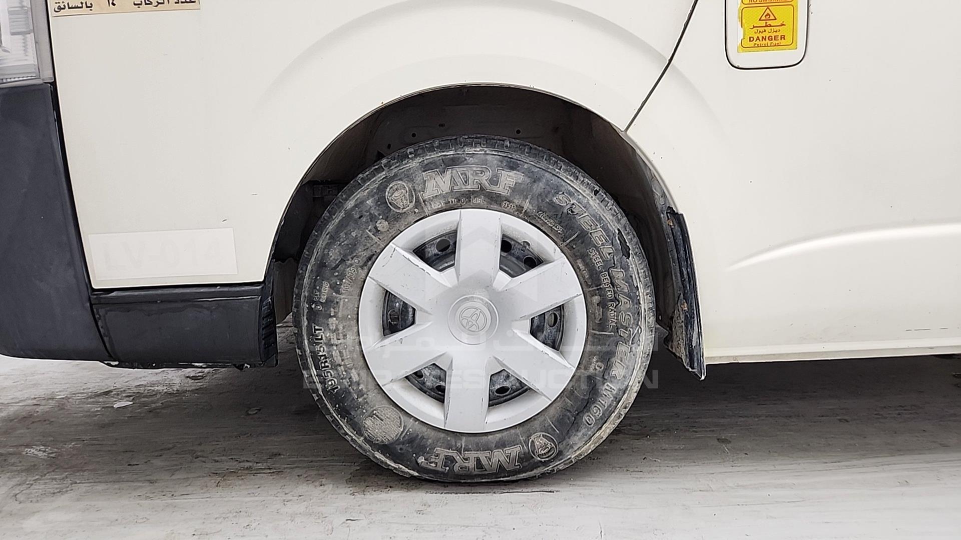 2015 TOYOTA HIACE VIN: JTGRX12P1F8045304