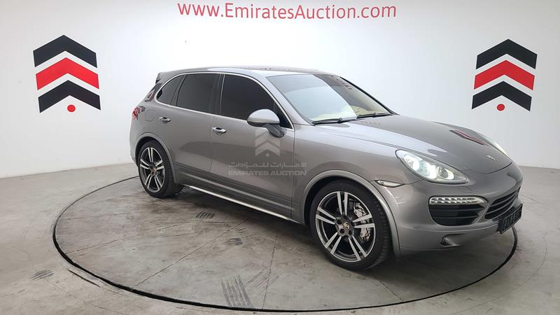 WP1ZZZ92ZDLA83531 2013 Porsche Cayenne S photo 8