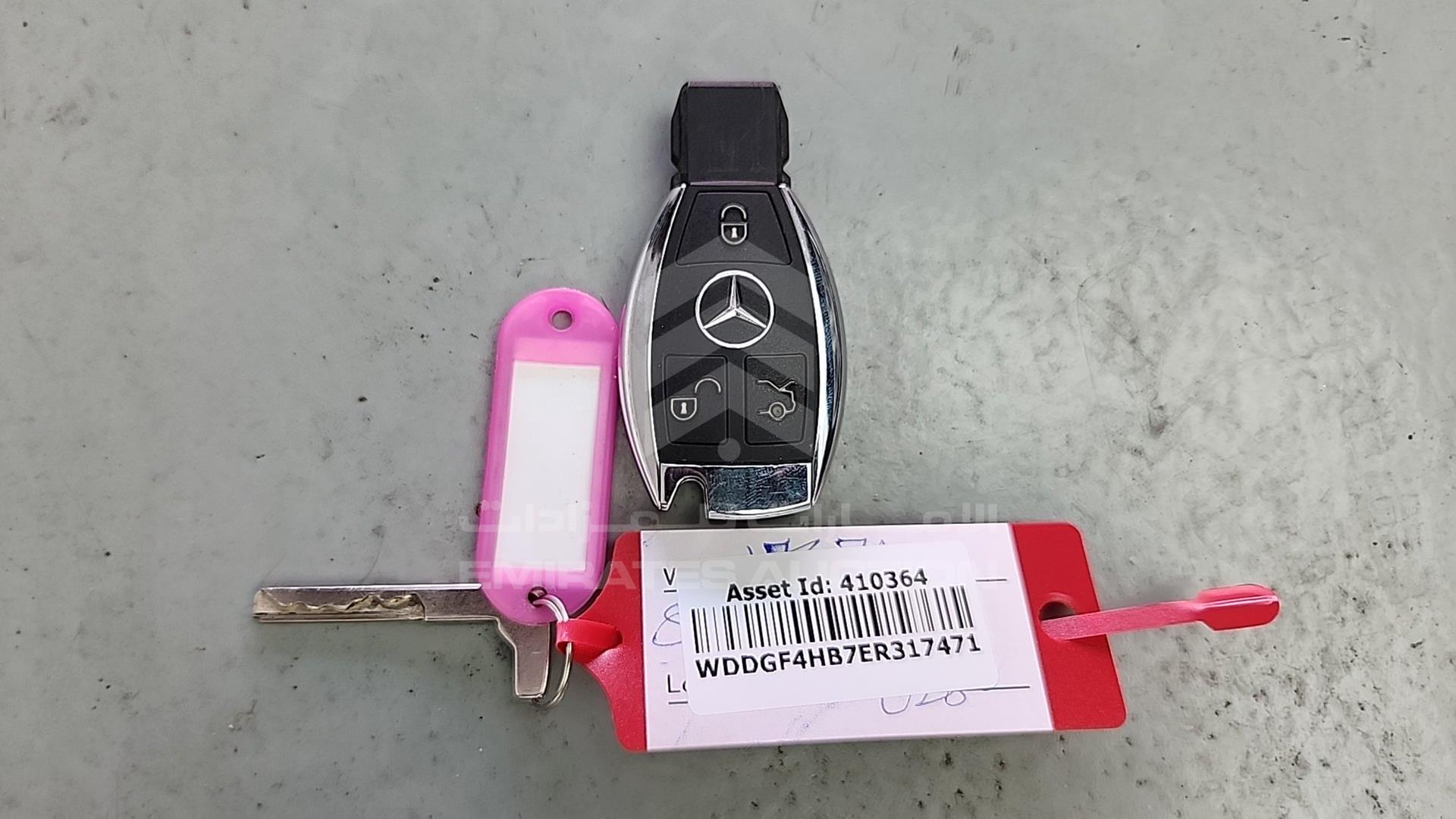 2014 MERCEDES C 250 VIN: WDDGF4HB7ER317471