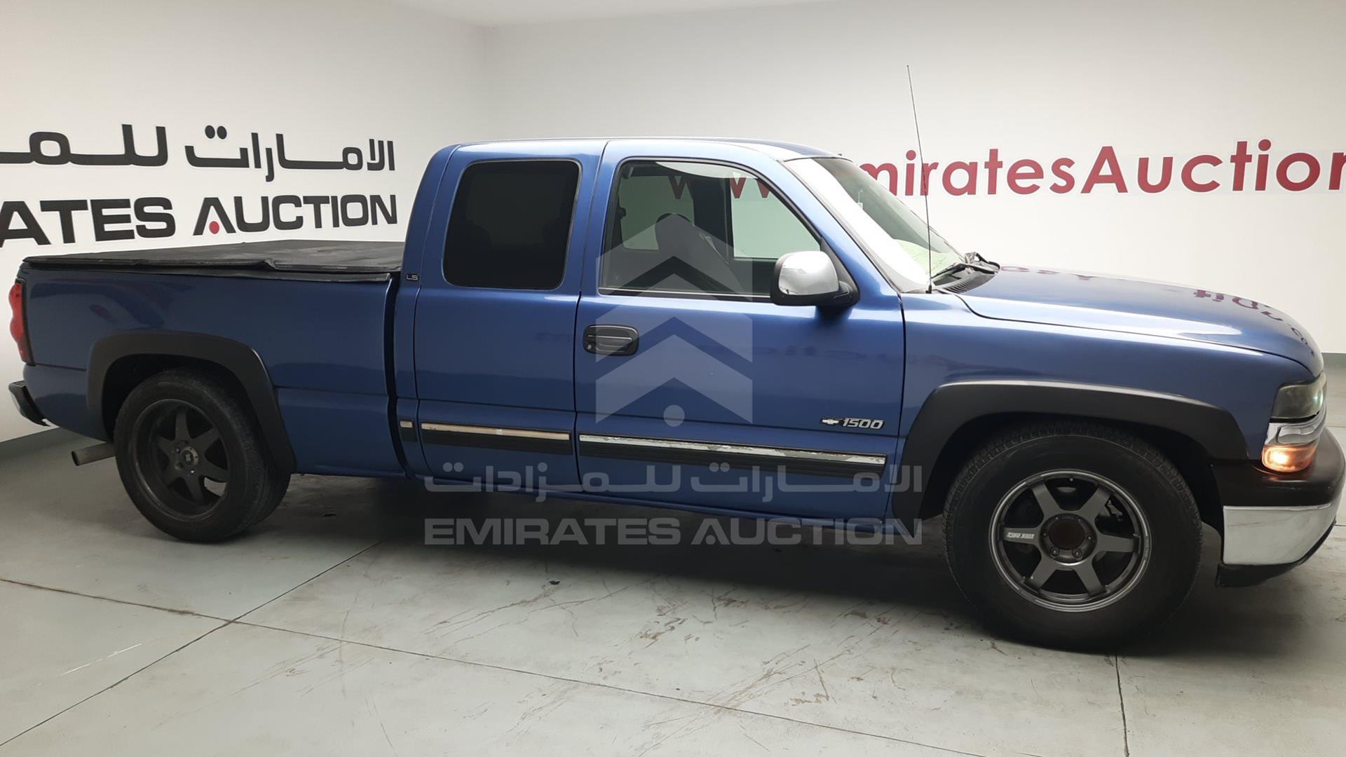 2000 CHEVROLET SILVERADO VIN: 2GCEC19V3Y1360820