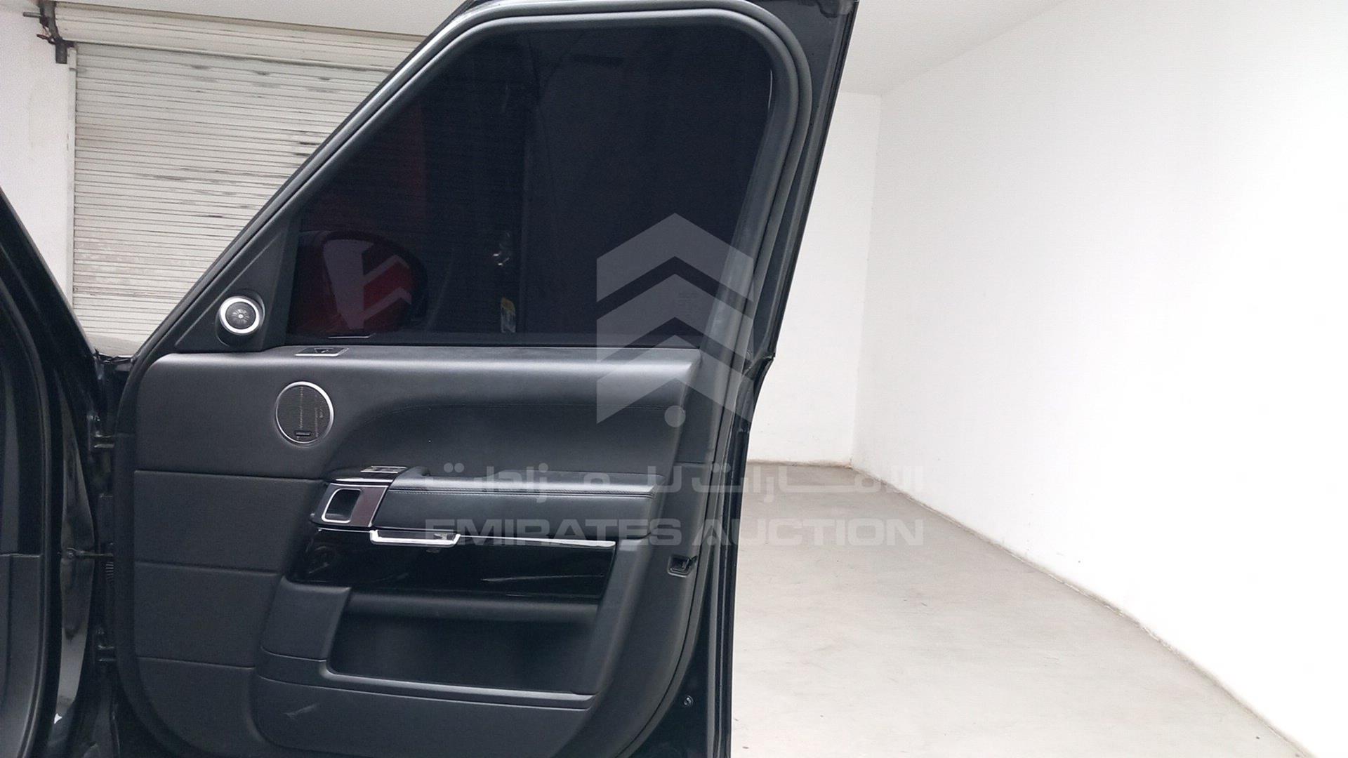 2015 RANGE ROVER VOGUE VIN: SALGA2EF5FA218872