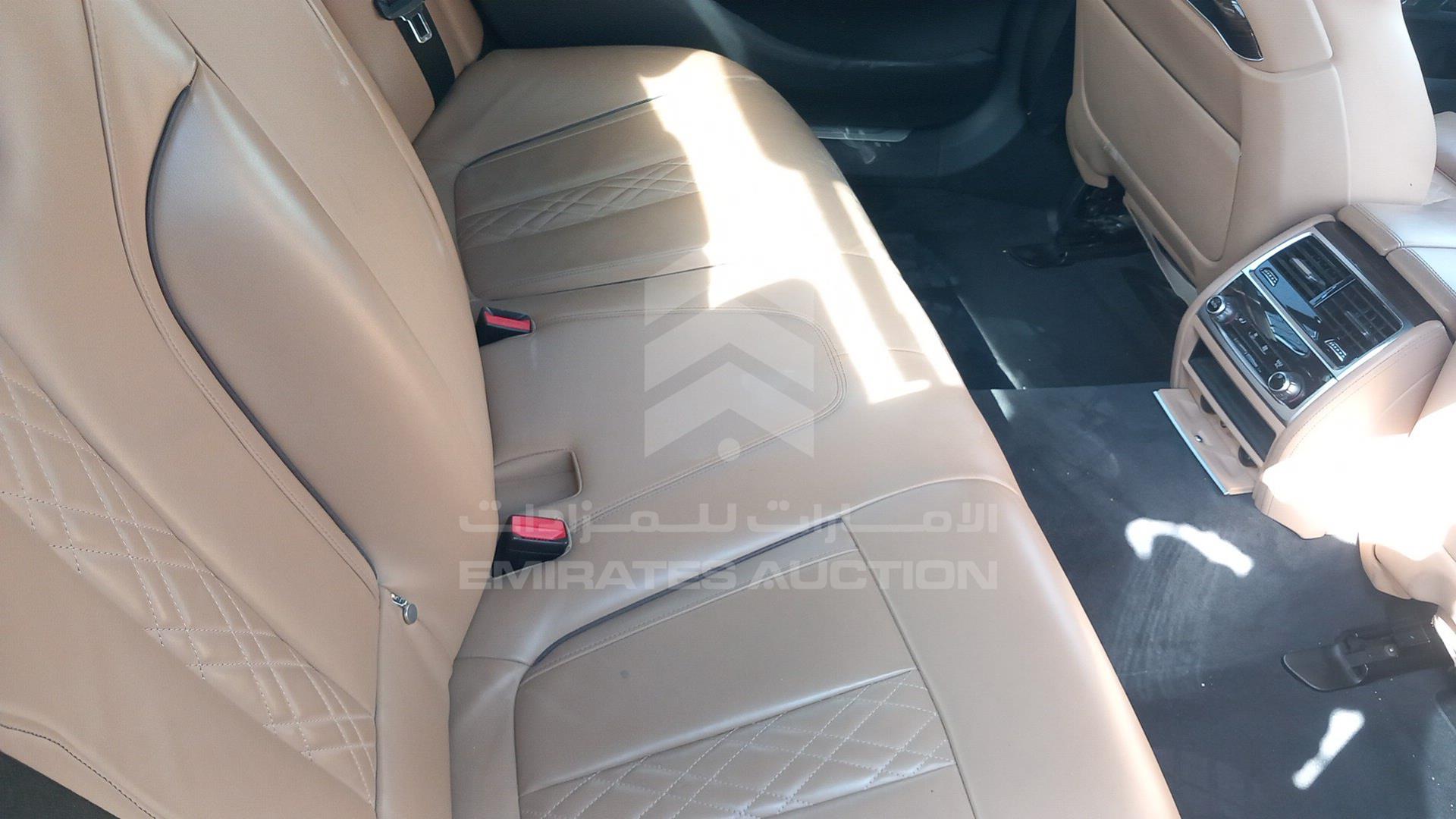 2016 BMW 730 VIN: WBA7E010XGG560458