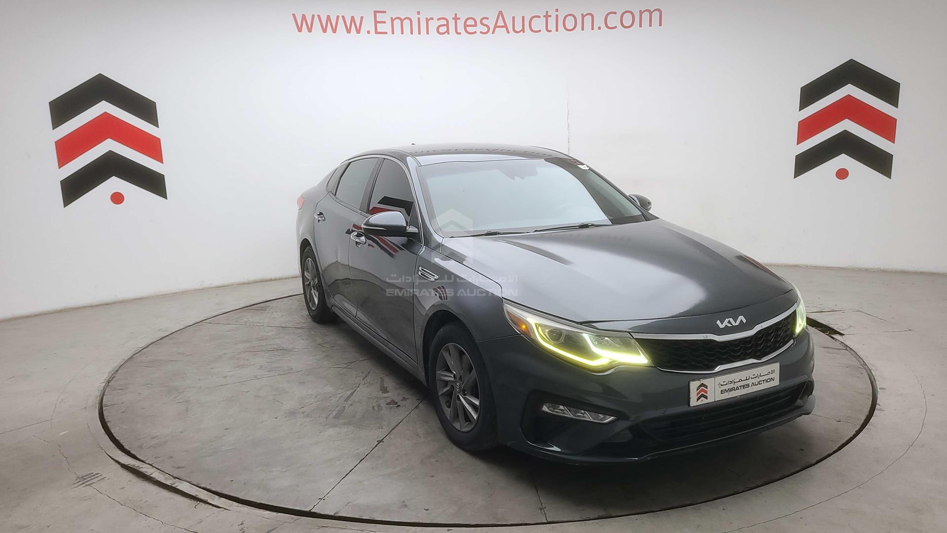 2020 KIA OPTIMA VIN: 5XXGT4L32LG424785