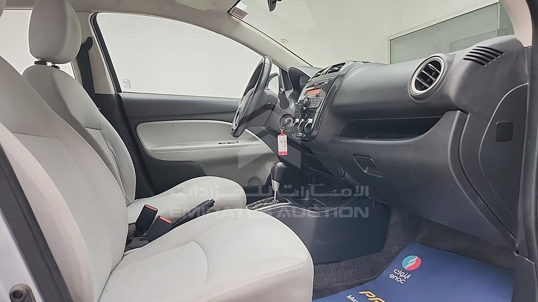 ميتسوبيشي اتريج 2022 — زاوية الراكب الأمامي للمقعد — صورة 26