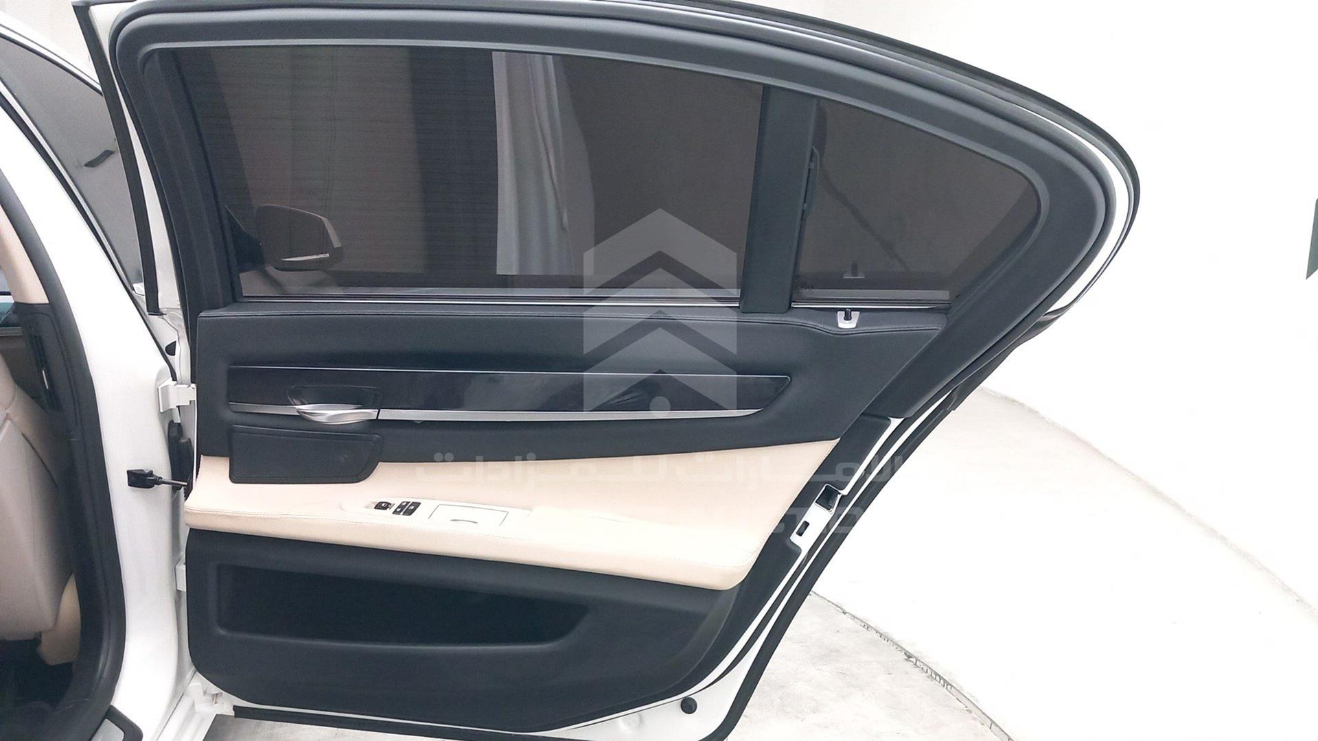 2009 BMW 740 IL VIN: WBAKB410X9CY46332