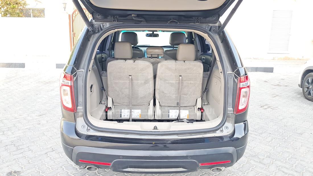 2015 Ford Explorer — Trunk Interior View — Photo 21
