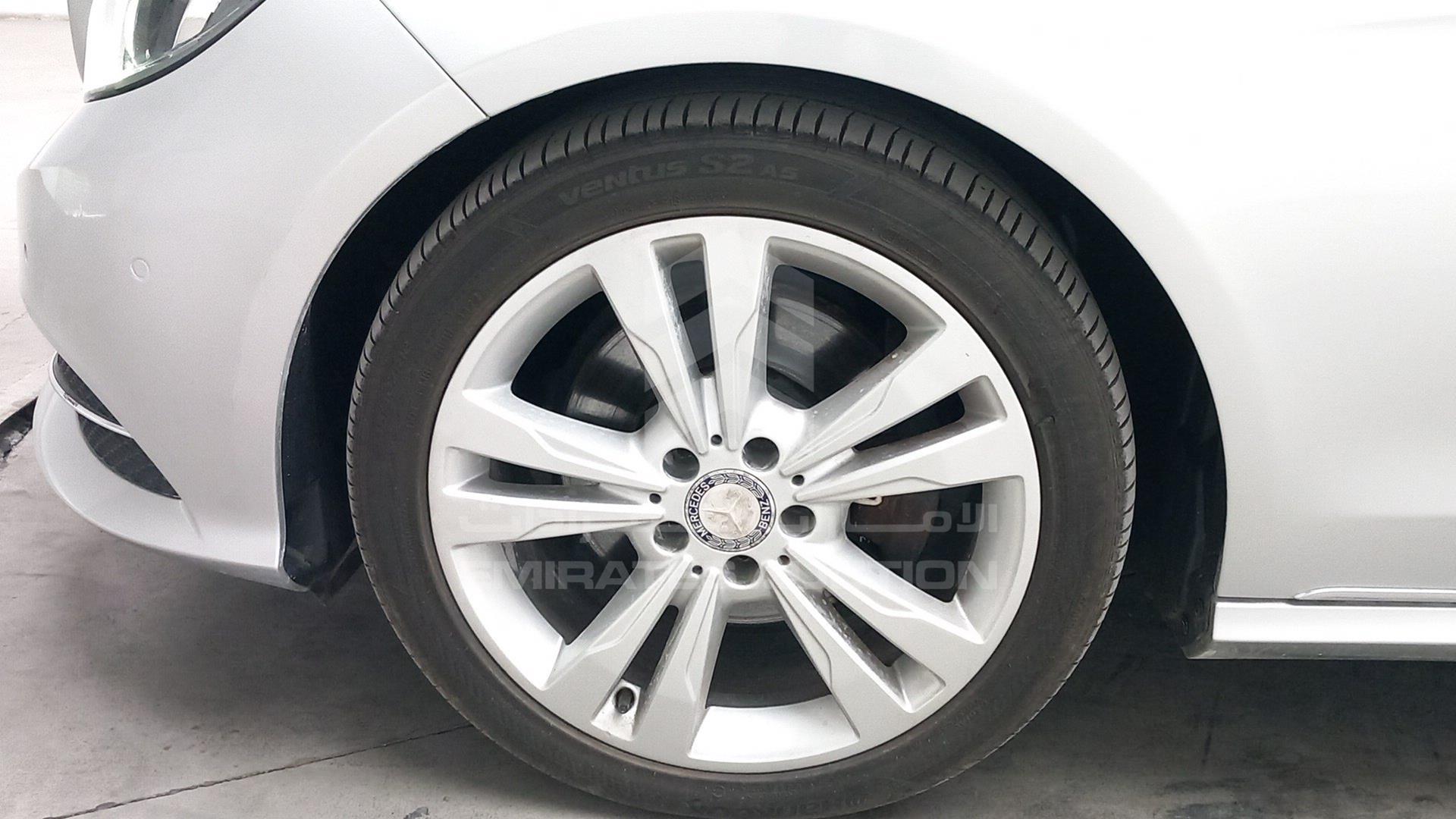 2015 MERCEDES E 300 VIN: WDDHF8BB0FB107566