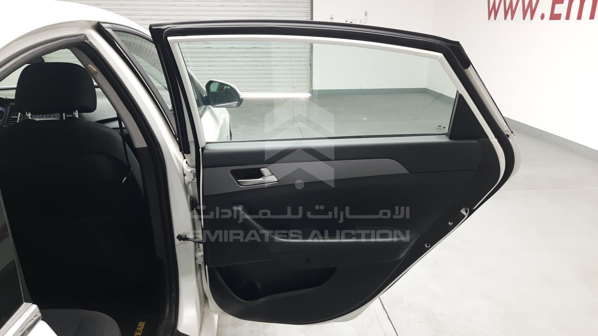 2018 HYUNDAI SONATA VIN: KMHE24139JA081992