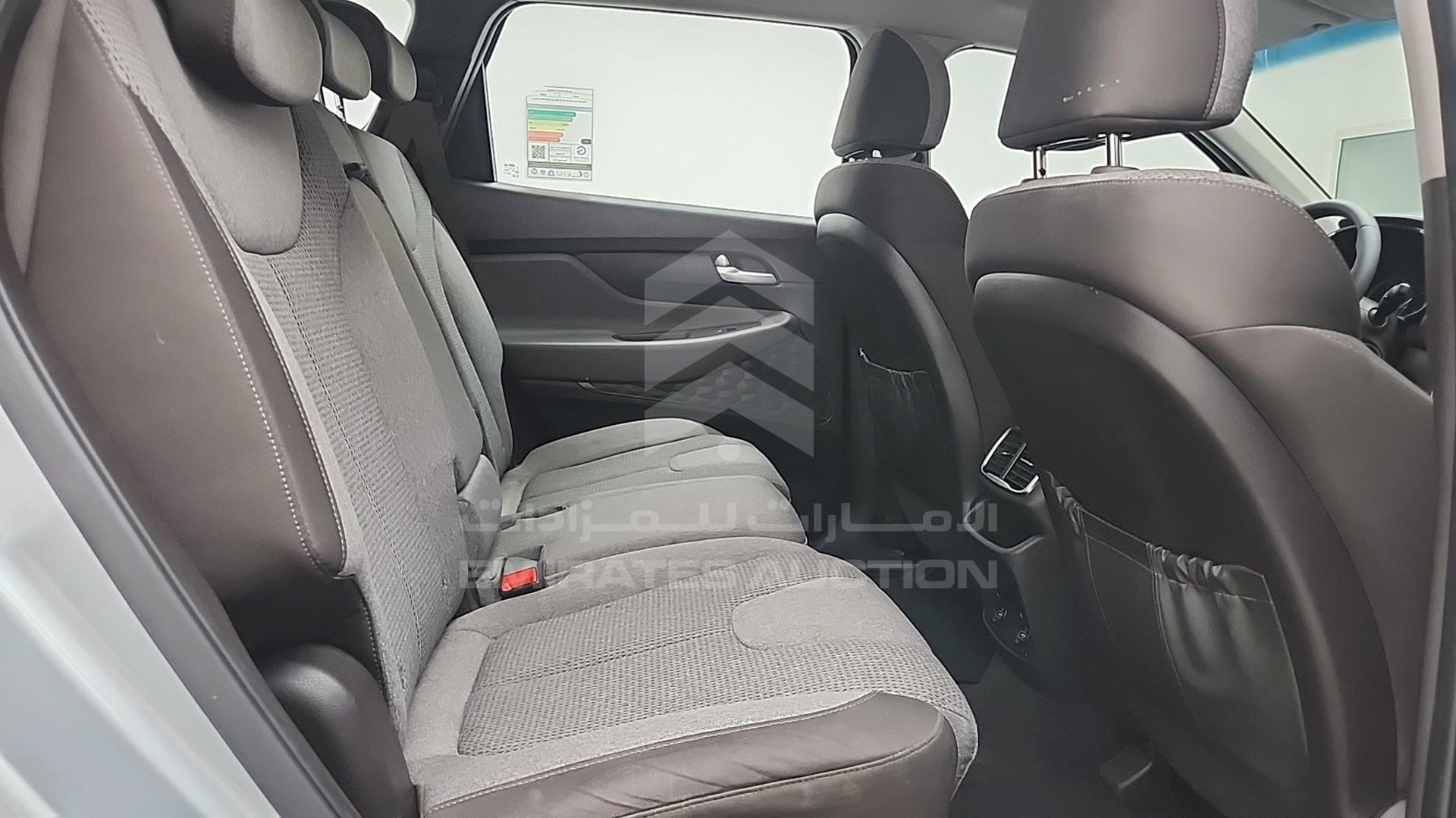 2019 HYUNDAI SANTA FE VIN: KMHS281D3KU077908