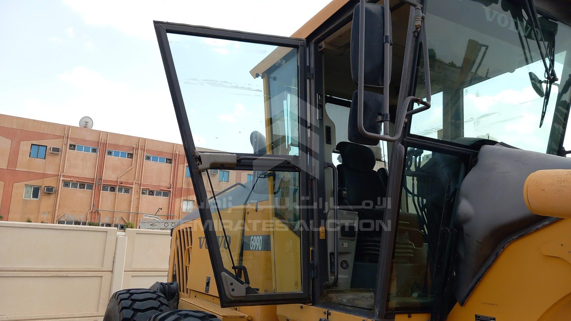 2015 VOLVO G990 VIN: UCE0G990LF0508182