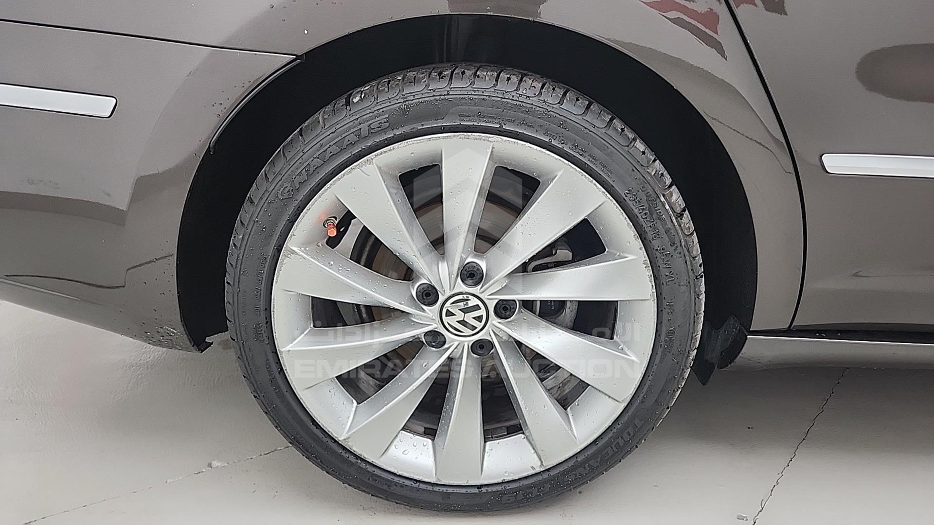 2015 VOLKSWAGEN PASSAT VIN: WVWAP2AN3FE801684