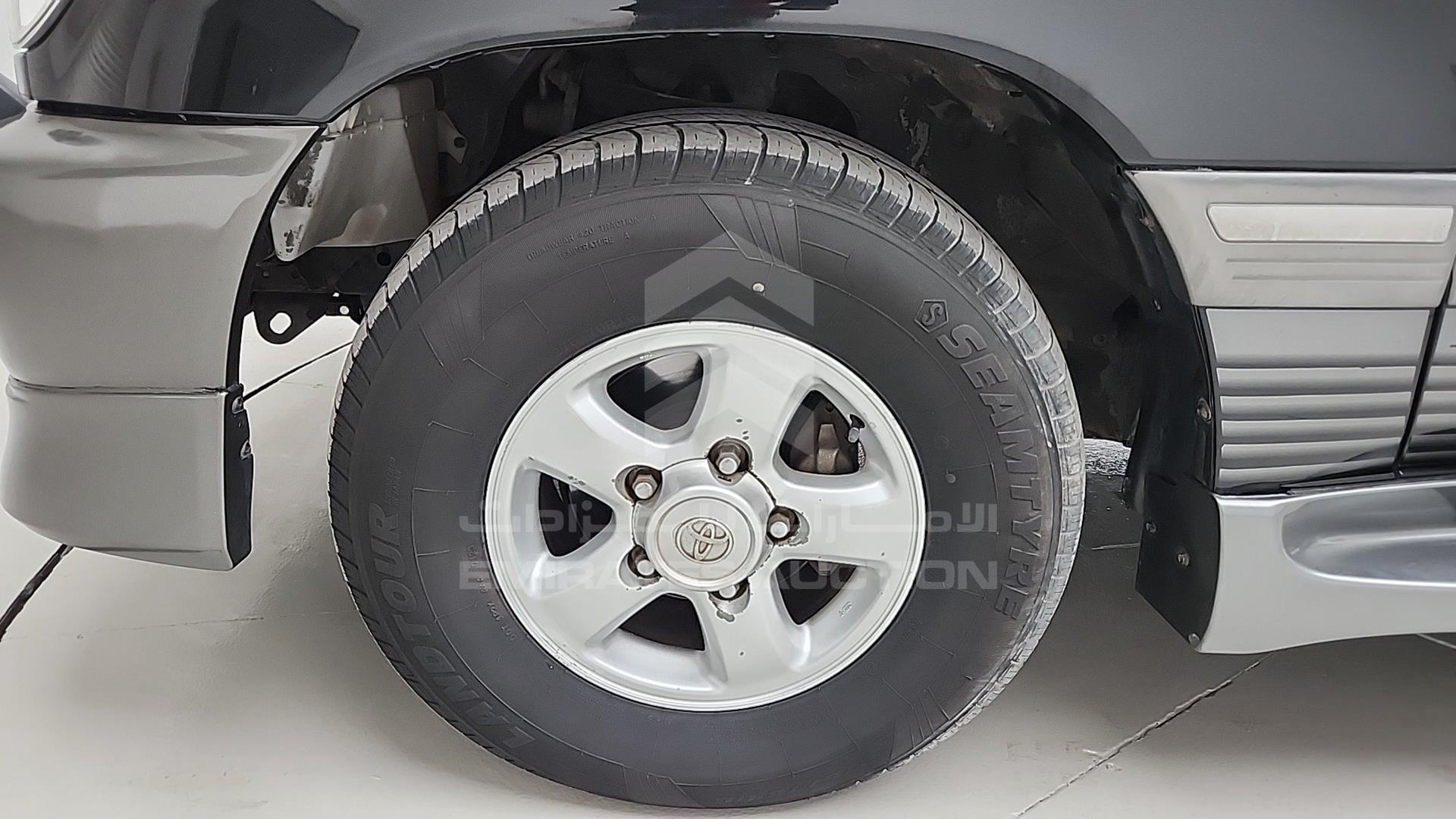 2001 TOYOTA LAND CRUISER VIN: JTEHT05J012009553
