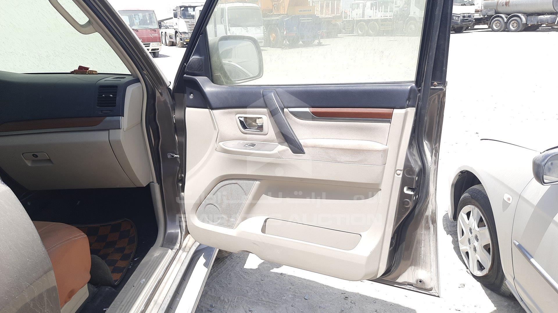 JMYLRV93W9J707267 - 2009 Mitsubishi Pajero - #425838