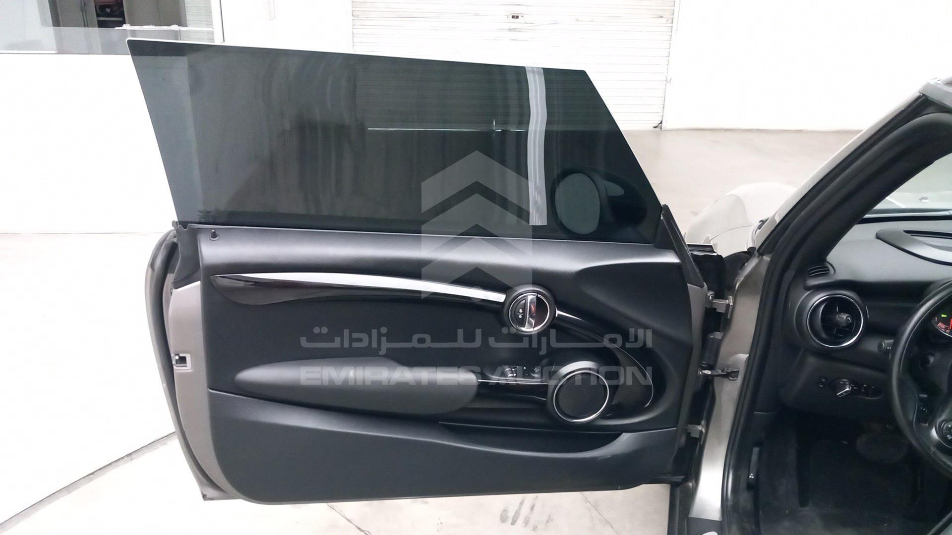 2020 MINI COOPER S VIN: WMWXR5A0XLTR82894