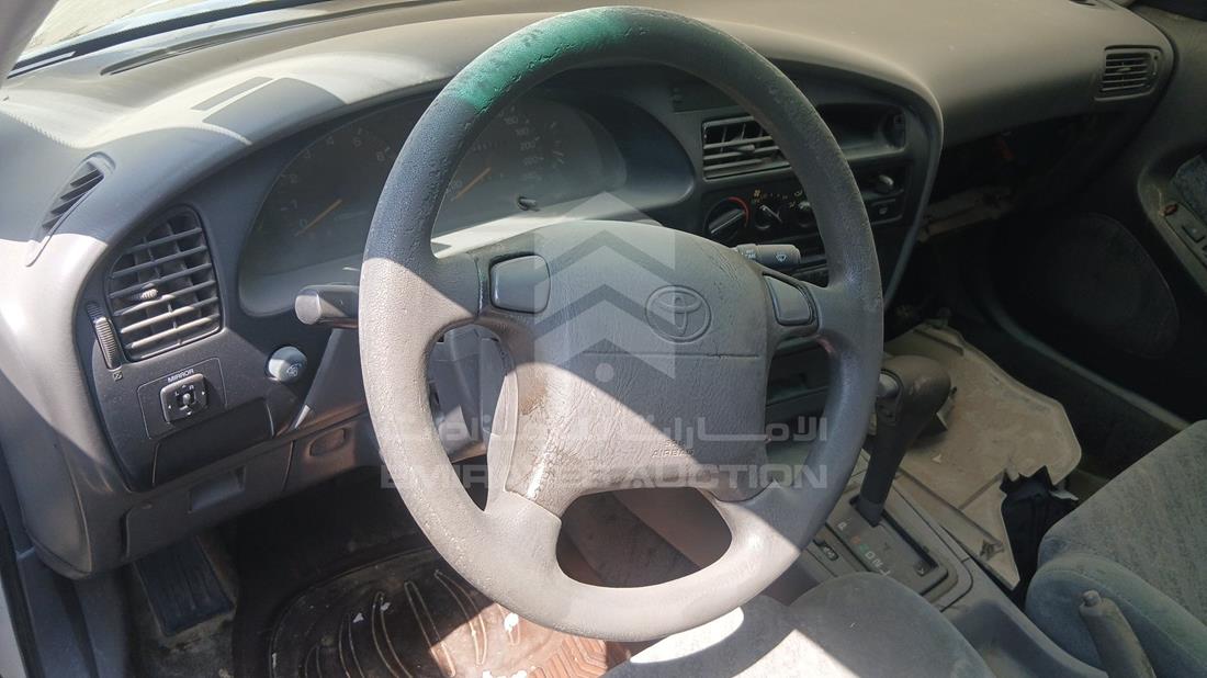 1997 Toyota Camry — Steering & Mounted Controls — Photo 13