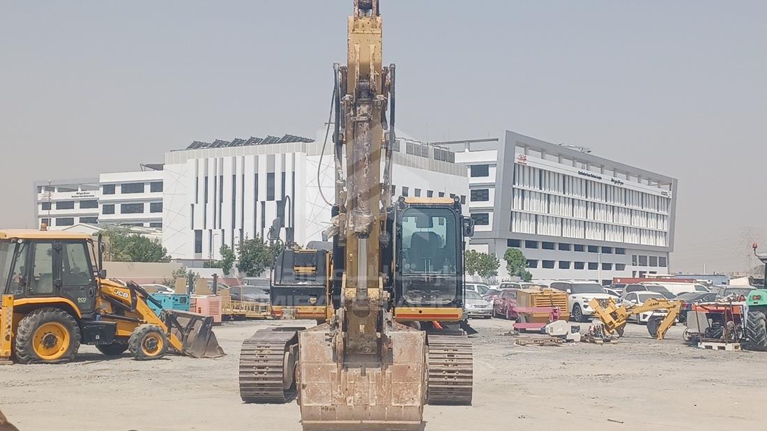 2018 Caterpillar 330DL for sale in UAE - | Emirates Auction
