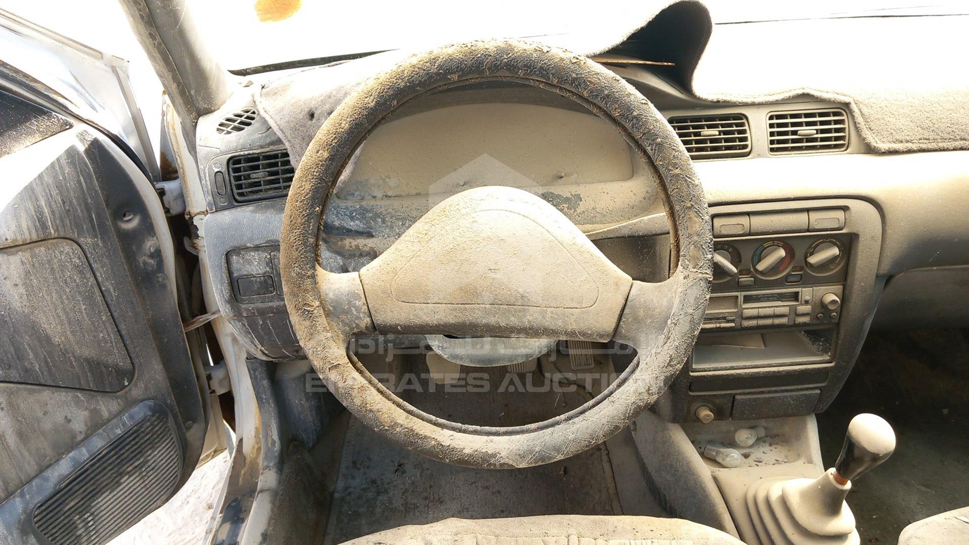 1999 NISSAN SENTRA VIN: JN1BB41S8XW002552