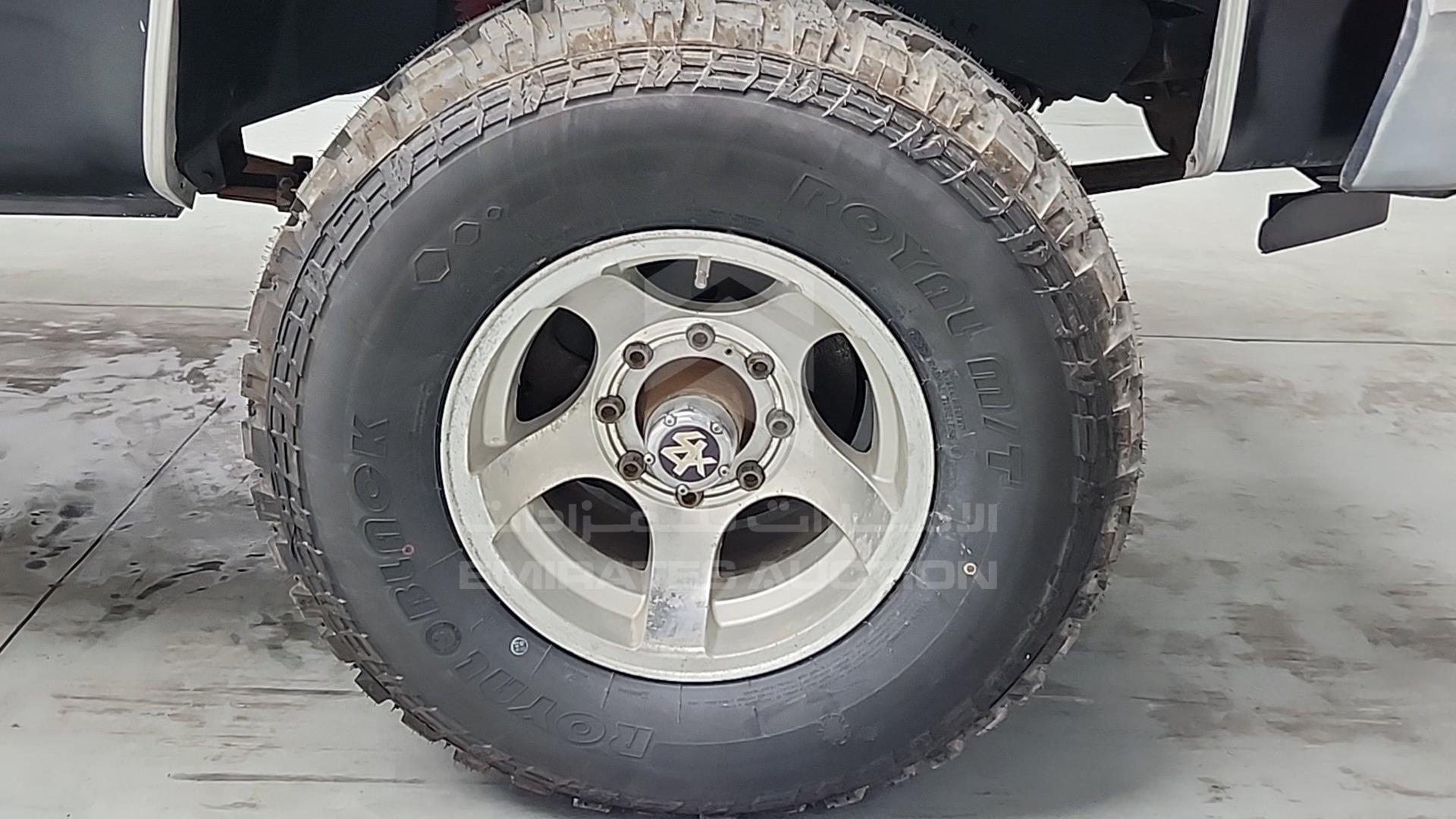 1985 CHEVROLET SILVERADO VIN: 1GCEK14H2FJ180672