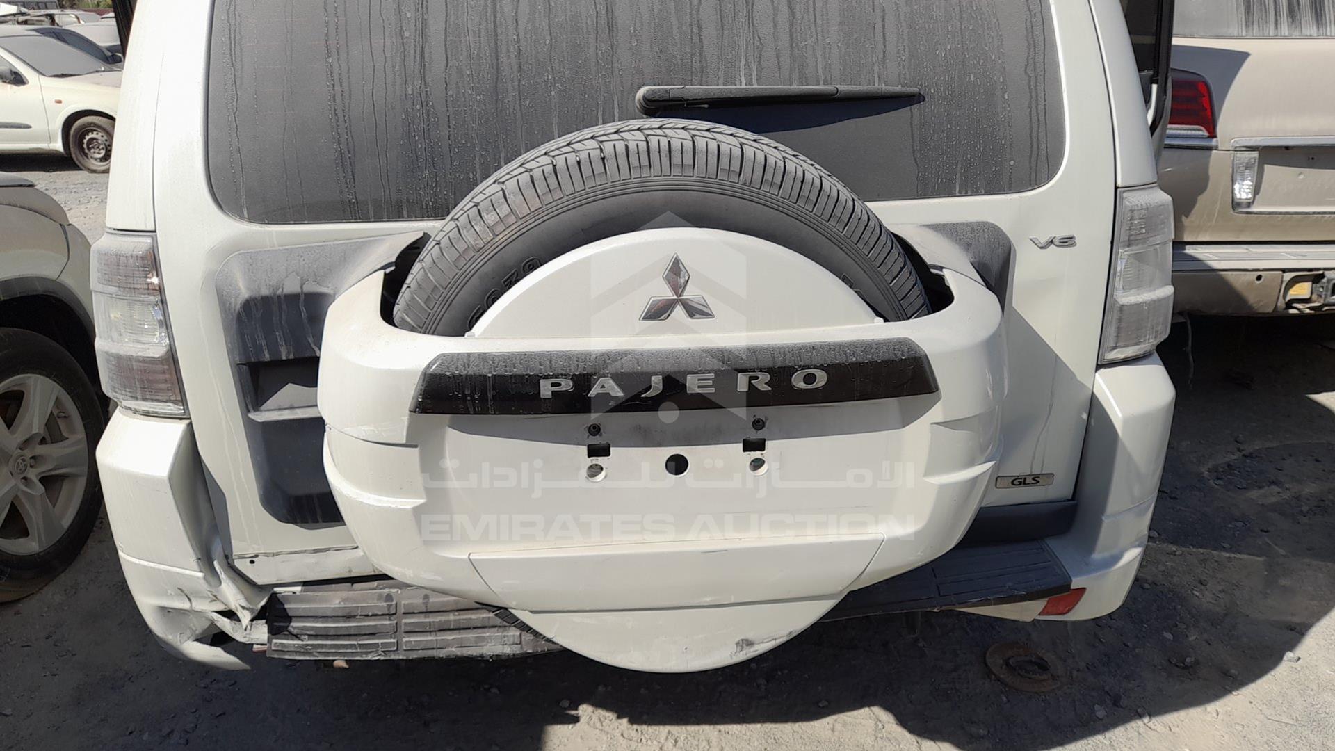 2011 MITSUBISHI PAJERO VIN: JMYLRV95WBJ703096