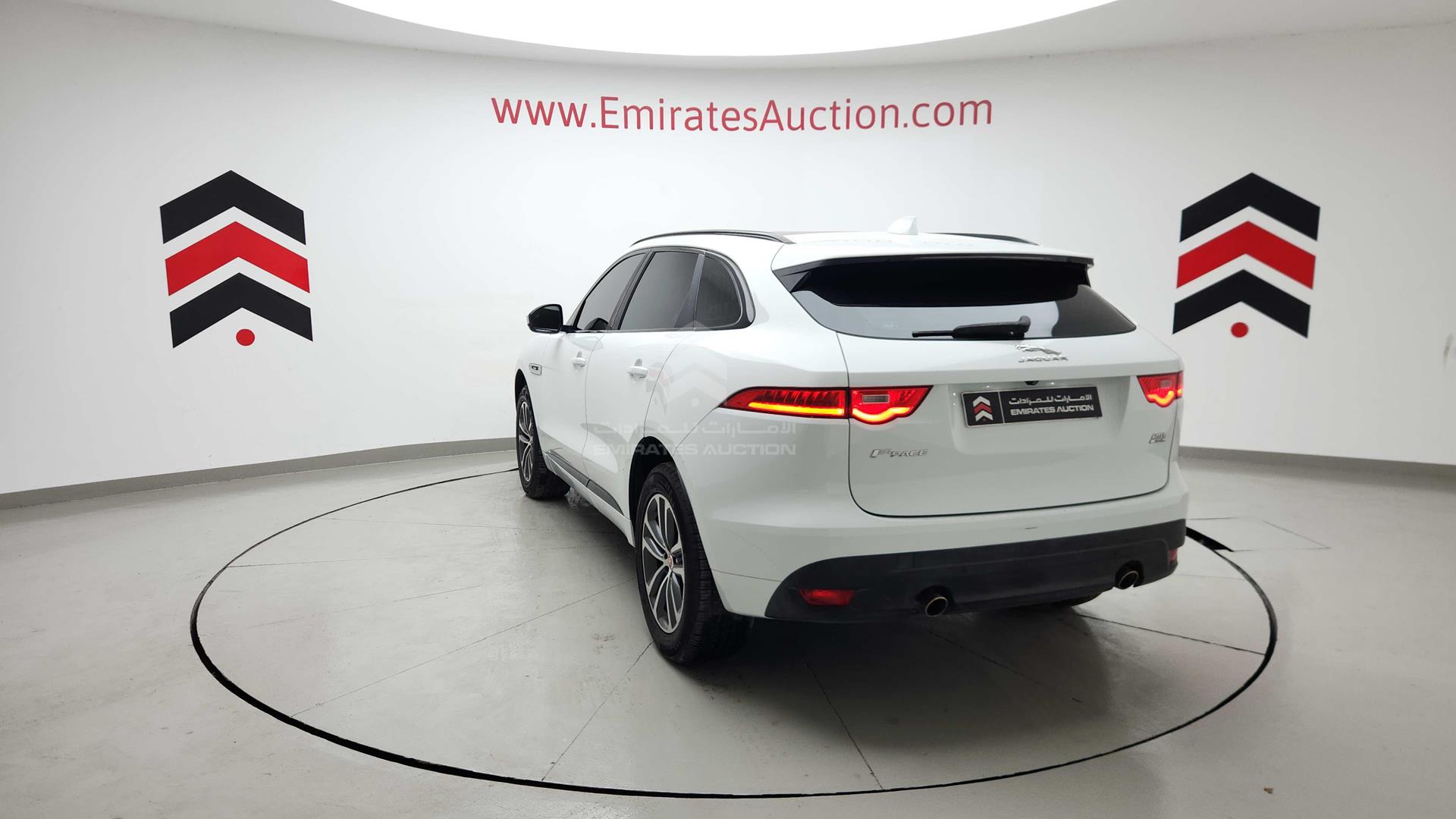 2018 JAGUAR F-PACE VIN: SADCA2BX3JA320008
