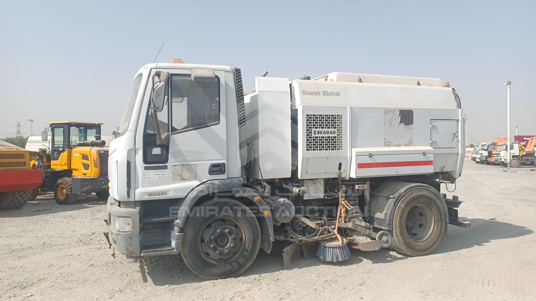 Iveco — Front Left Angle — Photo 6