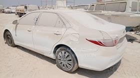 2016 Toyota Camry — Rear Left Angle — Photo 5 — Thumbnail