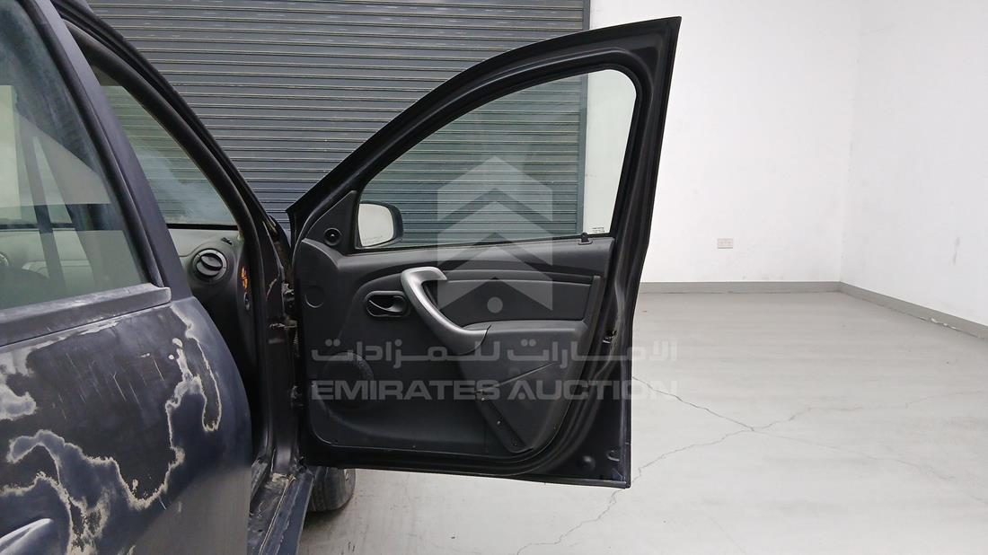 2014 Renault Duster — Front Right Door — Photo 28