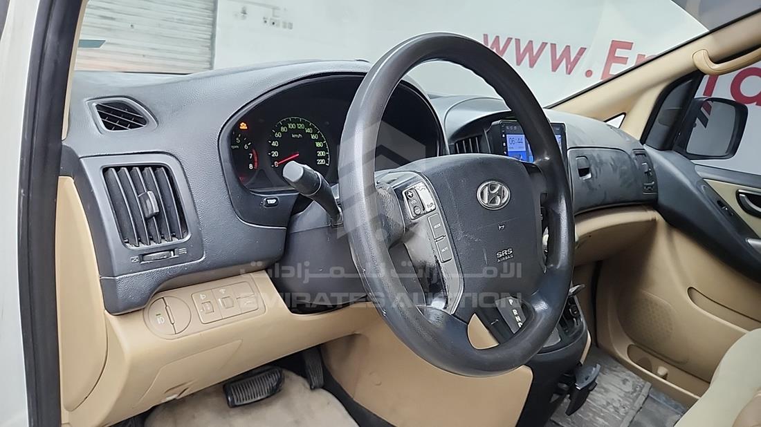 2013 Hyundai H1 — Front Left Driver Dashboard View — Photo 11