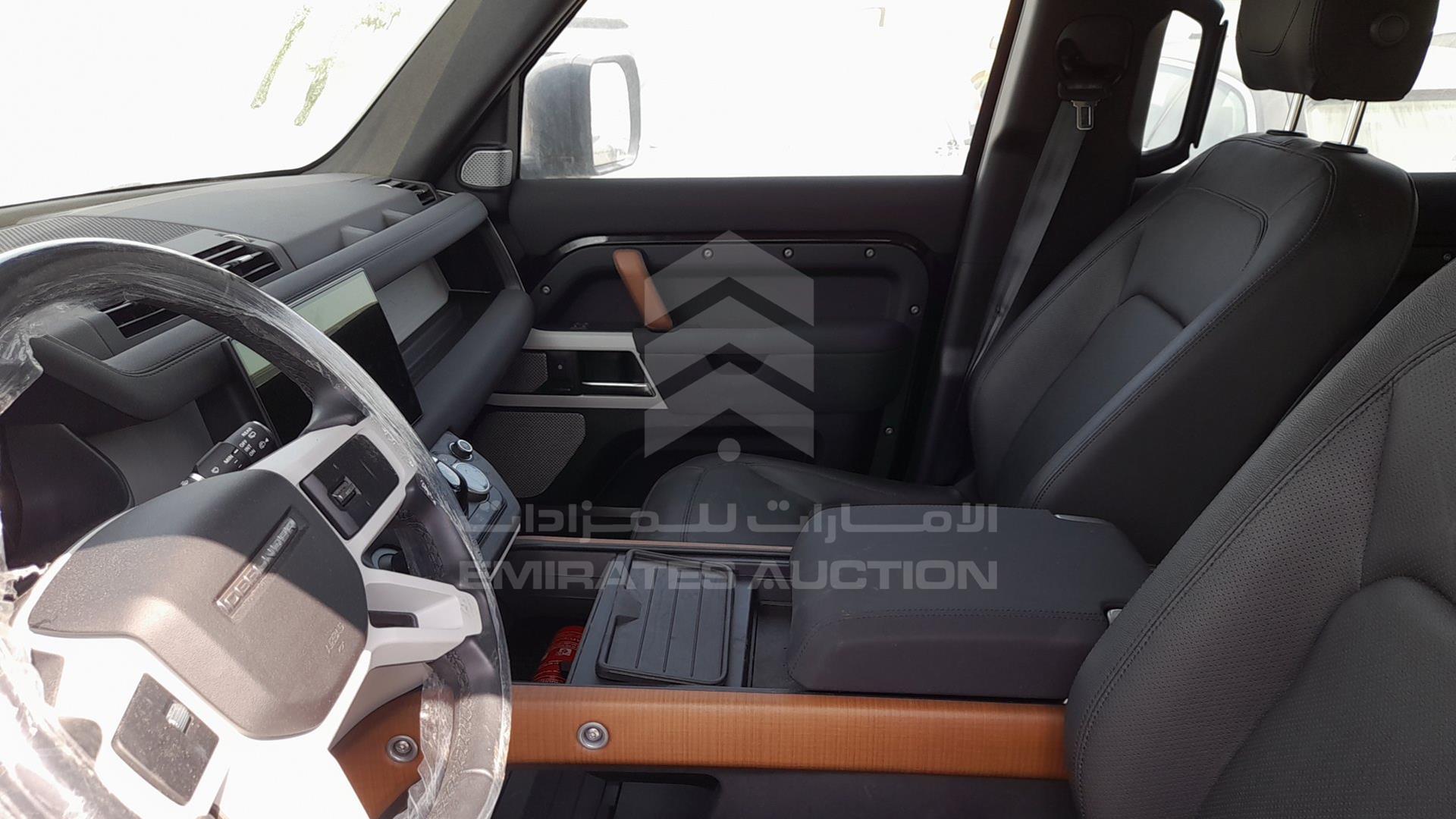2023 LAND ROVER DEFENDER VIN: SALEA8BU0P2178015
