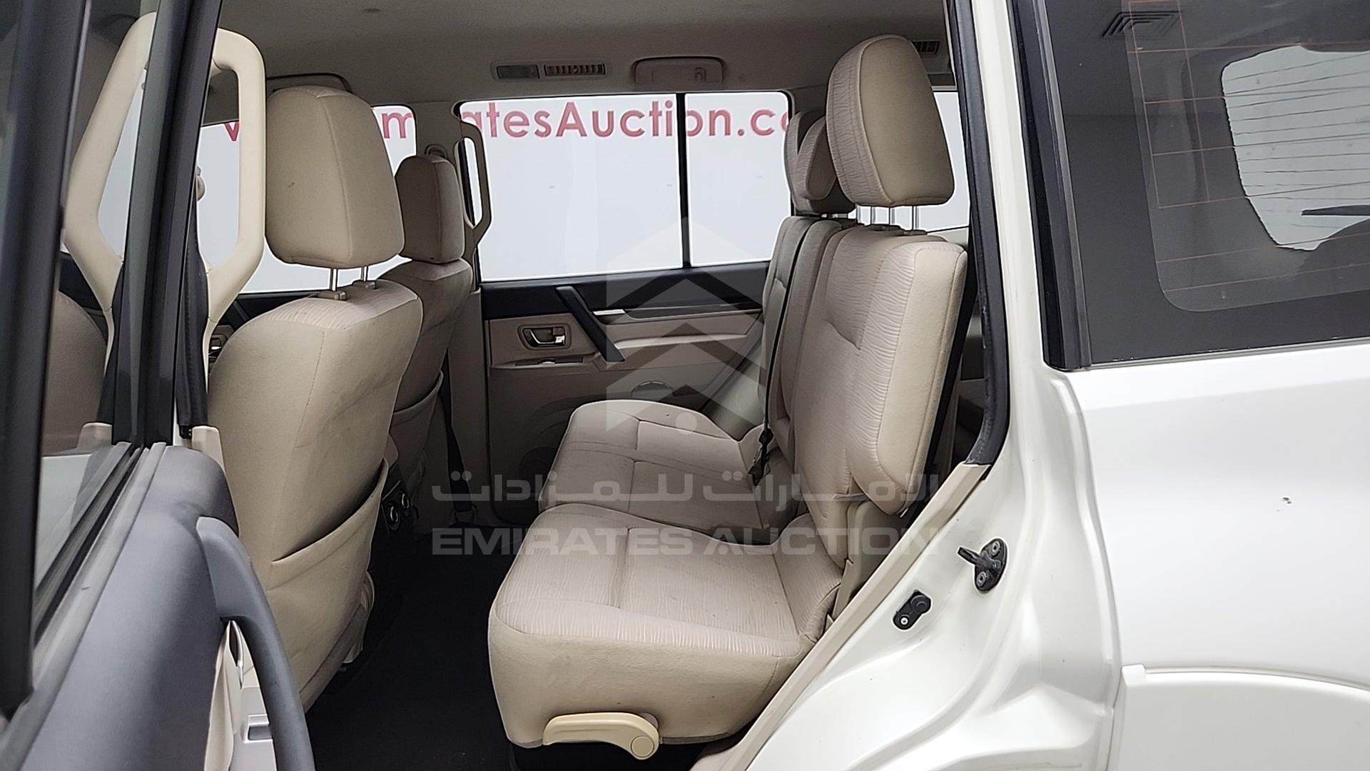 2010 MITSUBISHI PAJERO VIN: JMYLRV95WAJ702893